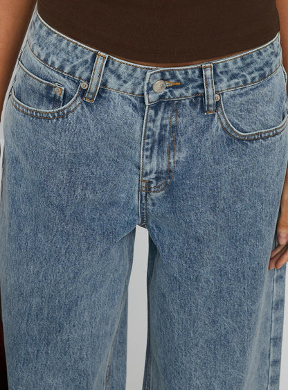 Shima Low Rise Straight Leg Jeans Light Wash