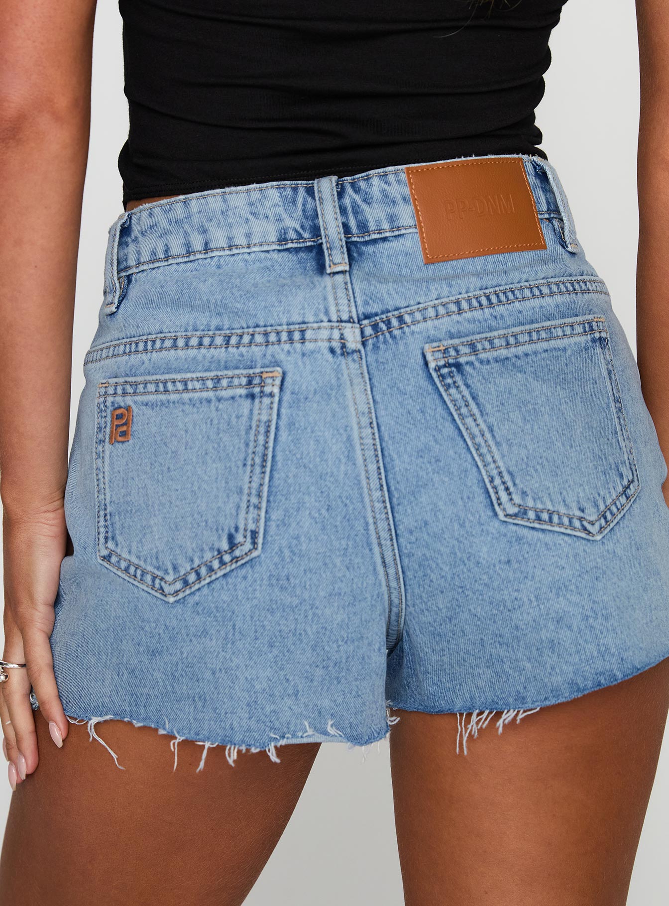 Top Tier Mid Rise Denim Shorts Light Wash Petite